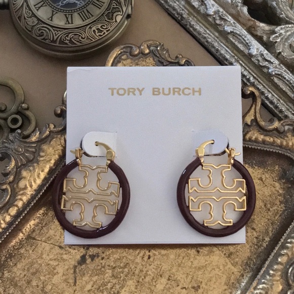 TORY BURCH • Cocoa Miller Wire Hoop Logo Earrings - Picture 4 of 4